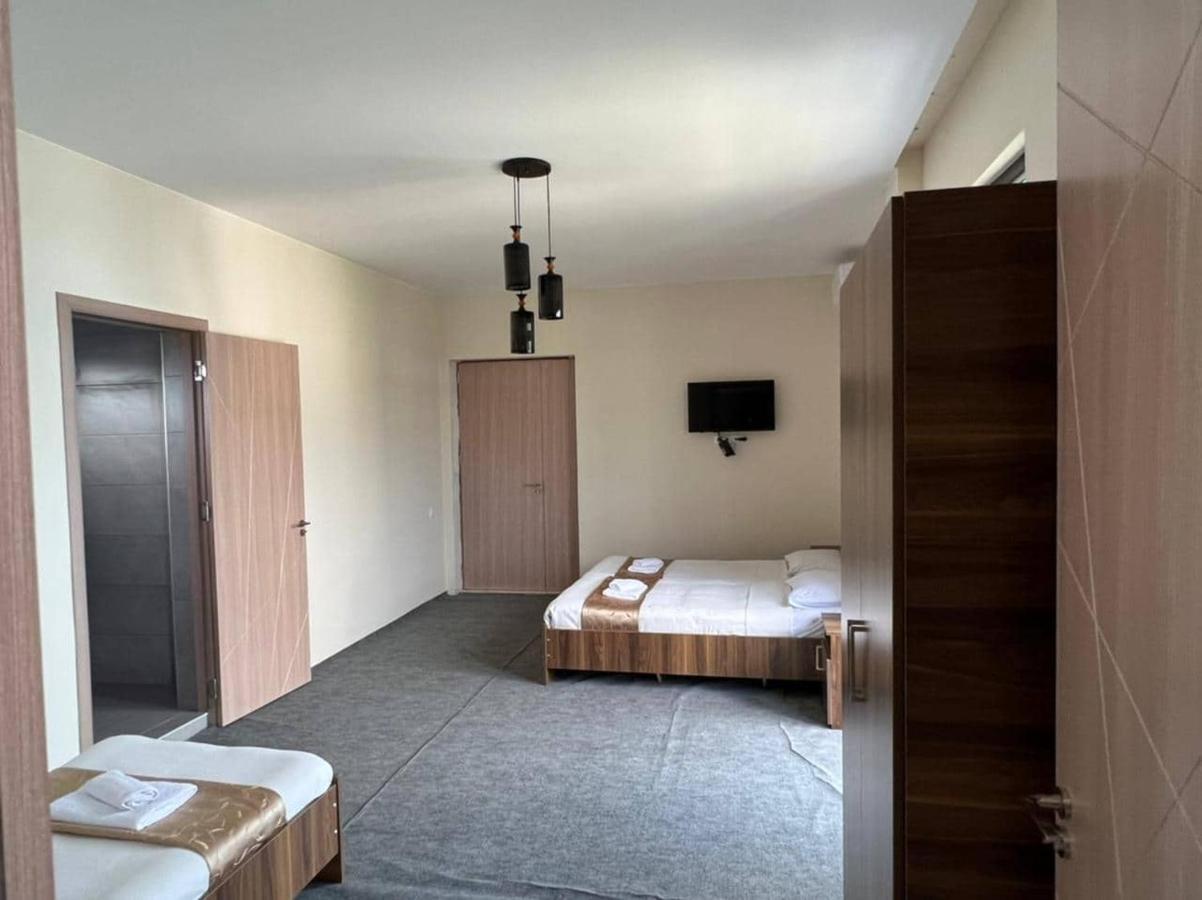 Nikola Guest house *
